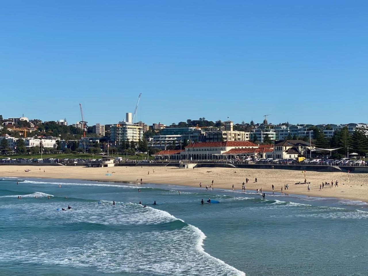 Bondi Beach Waves Beachfront Apartment Sydney Exterior photo